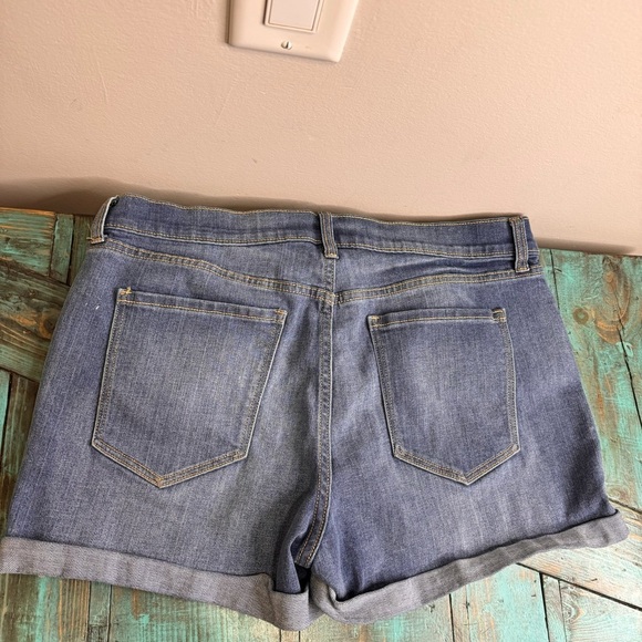 Old Navy Boyfriend Denim Jean Shorts Size 12 Rolled Cuff - Picture 4 of 8
